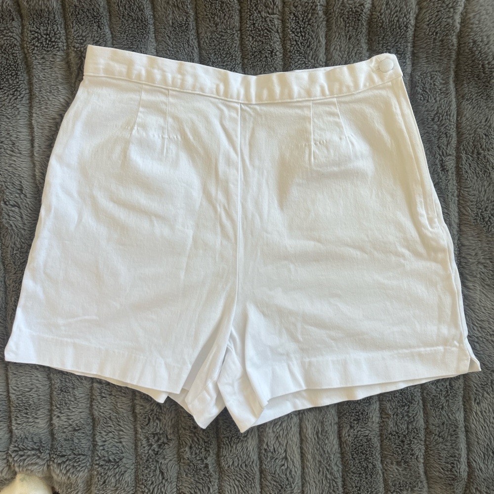Classic White Women's High-Waist Shorts
